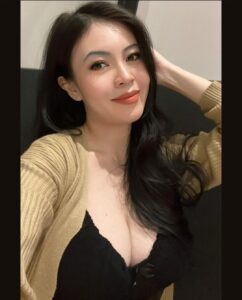 Menikmati Gairah Ibu Mertua