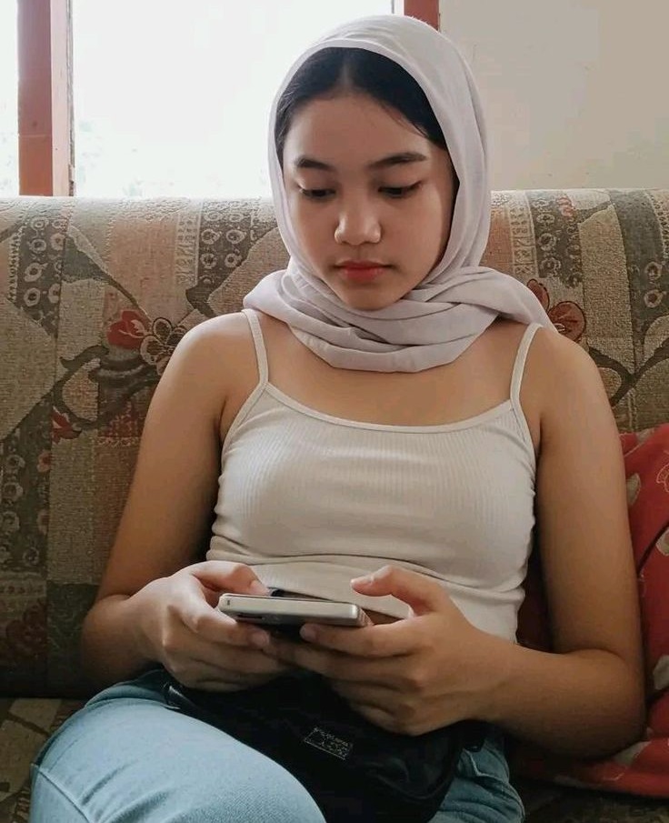 Cerita Sedarah Dengan Adekku