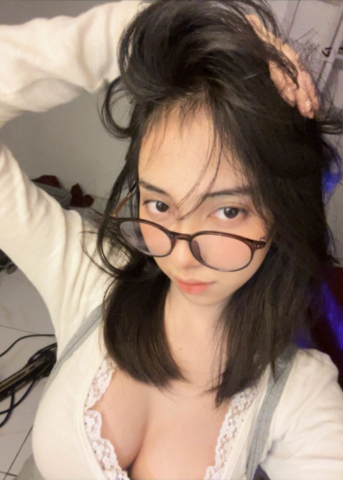 Hubungan Gelap Papaku Dengan Penghuni Kost Yang Cantik